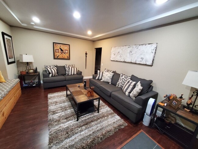 Building Photo - Available now! Emeryville 4 bedroom 3 bath house with Studio loftspace unit