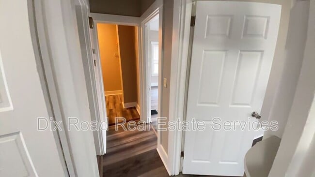 Building Photo - 821 Sixteenth Avenue