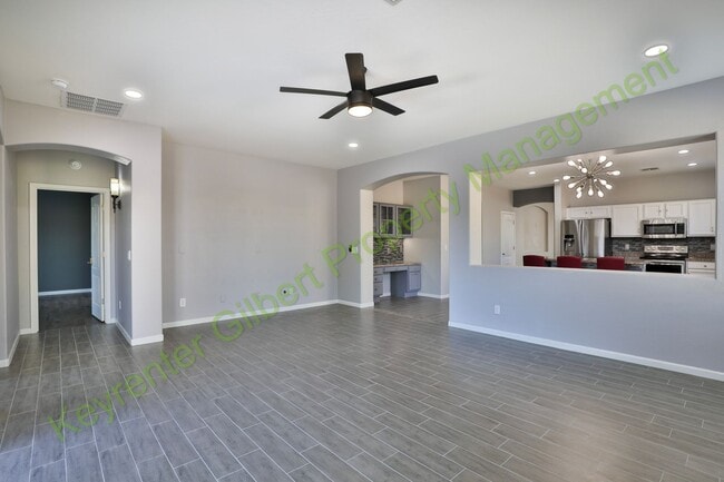 Building Photo - Spacious 4-Bedroom Home with Pool in Gilbe...