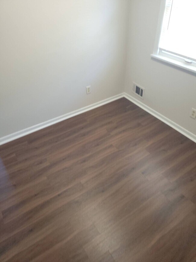 Building Photo - 4113 La Salle Ave