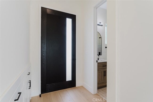 Building Photo - 6327 Ranchito Ave