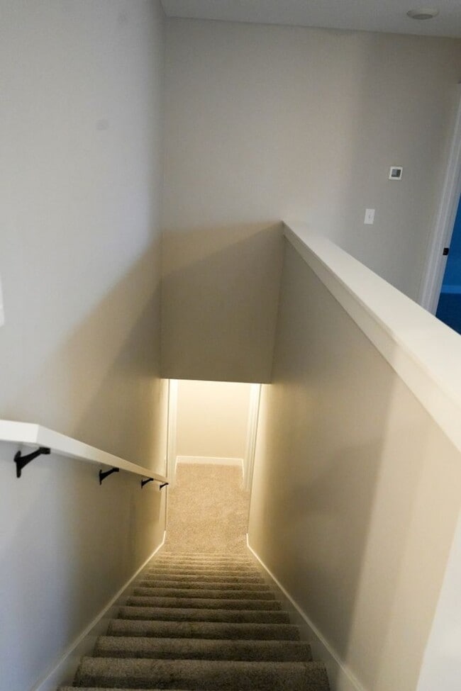 Building Photo - Beautiful 3 Bed Ranch Home w/ fully finished basement in Prime Norwalk Location