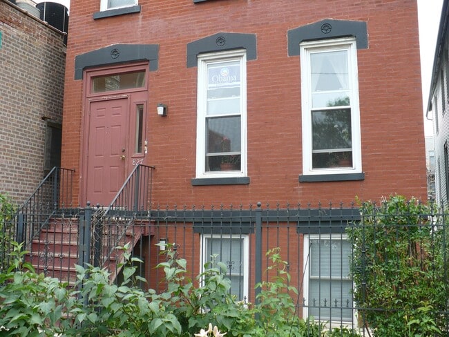 Building Photo - 827 N Wood St