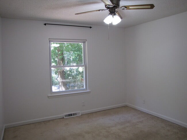 Building Photo - 307 W Delafield Ave