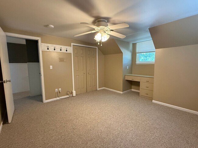 Building Photo - Spacious 4BR House in Tulsa