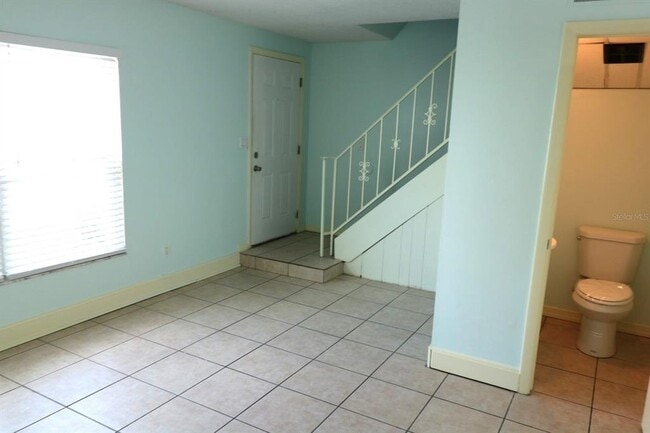 Building Photo - 5712 Townhouse Dr