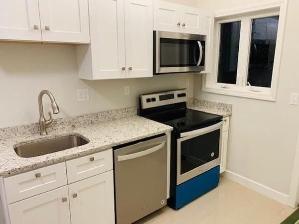 **Modern Kitchen ** Fully Applianced - 72 Fairmont Ave