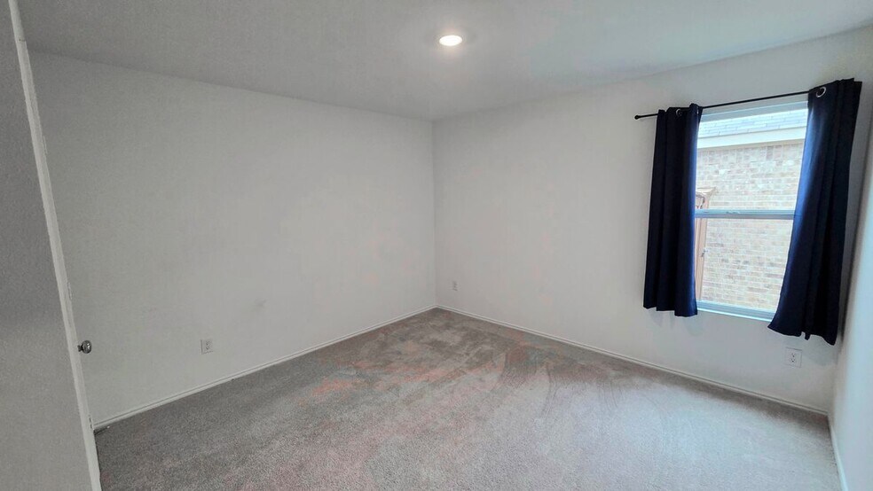Building Photo - 1580 Forge Pond Ln