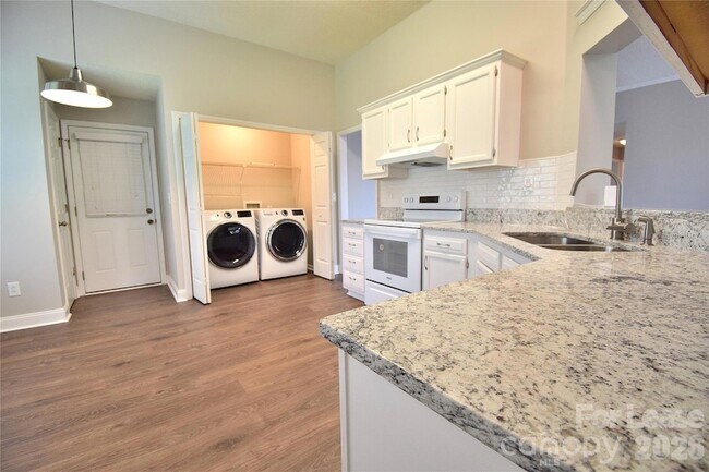 Building Photo - 9530 Errington Ln