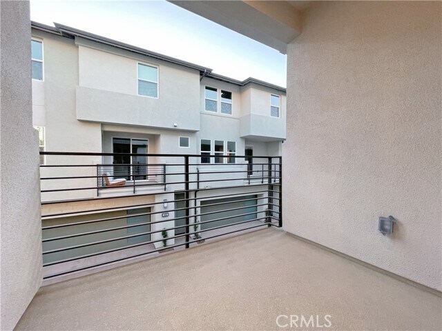 Building Photo - 1330 W Cara Dr