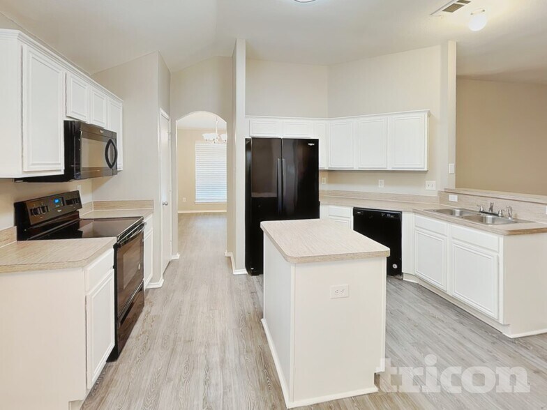 Building Photo - 1563 Nottingham Dr
