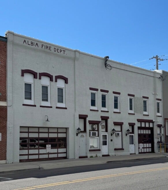 Building Photo - 18 N Main St