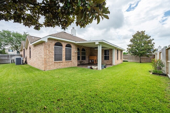 Building Photo - 13815 Normandy Ct