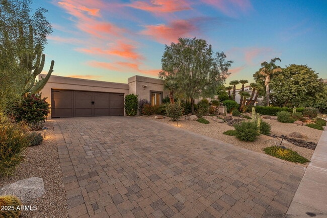 Building Photo - 7620 E Vía Del Placito