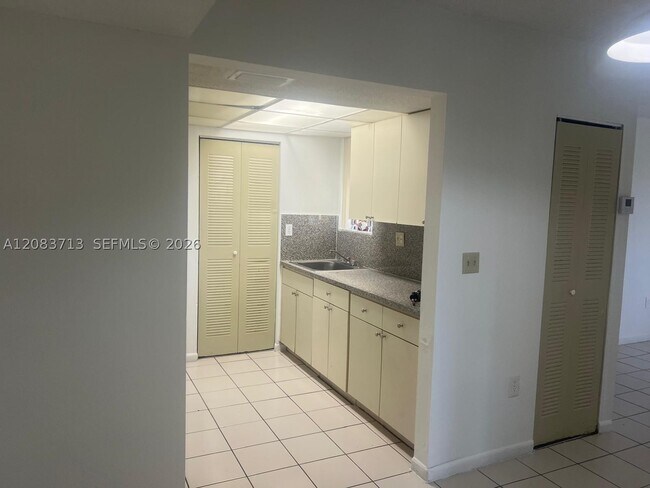 Building Photo - 560 NW 114th Ave
