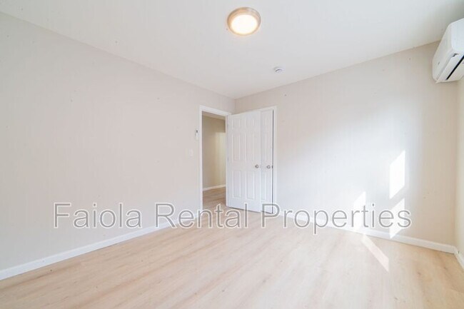 Building Photo - 115 N Delancy Pl