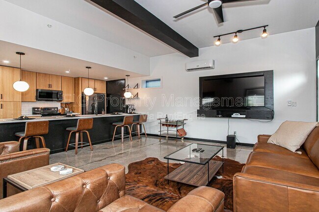 Building Photo - 3415 N Broadway