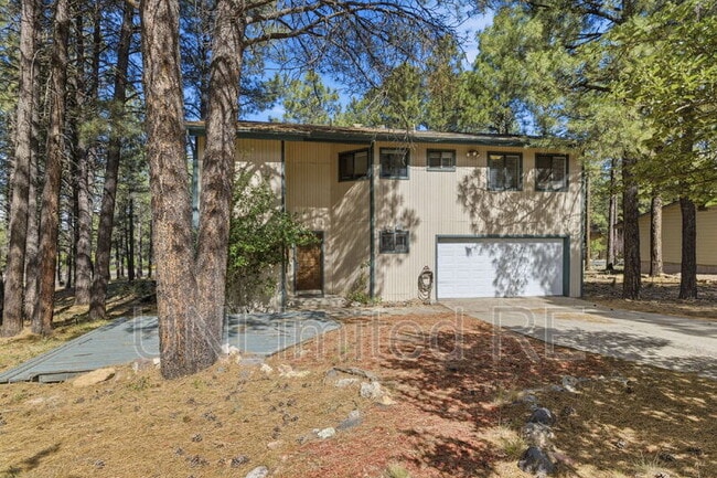 Building Photo - 1410 Inverrary Way