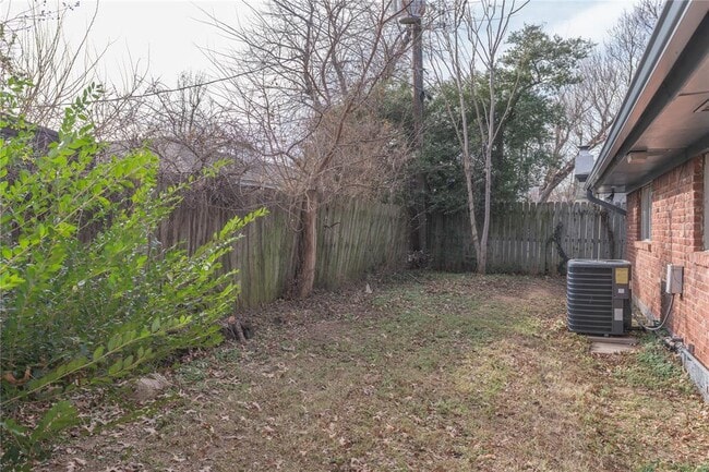 Building Photo - 5124 NW 19th Terrace