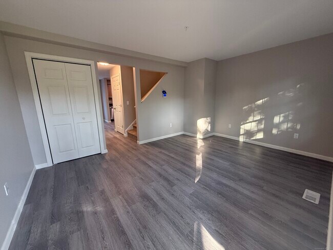 Building Photo - 145 Lantern Park Dr