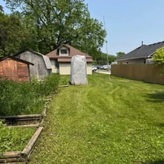 Building Photo - 2 Bedroom House for Rent