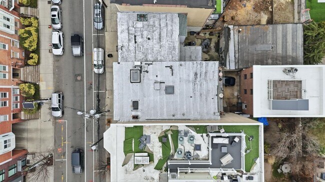 Building Photo - 509 Monroe St