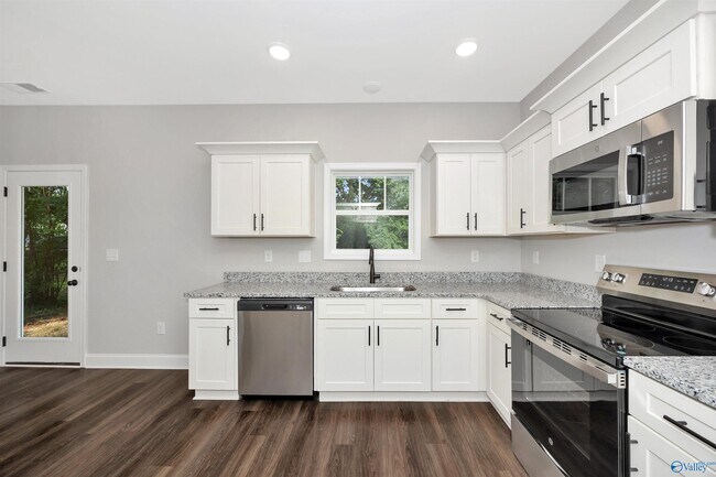 Building Photo - 1711 Golf Club Ln NW