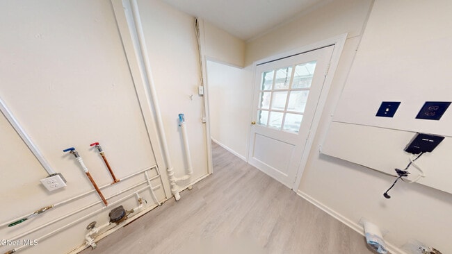 Building Photo - 13 Hawley Ave