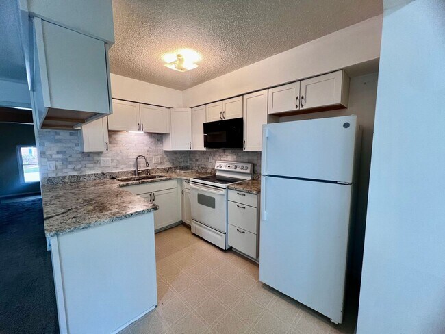 Building Photo - 4080 Thomas Jefferson Dr