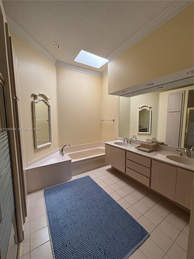 Building Photo - 2871 SW Brighton Way