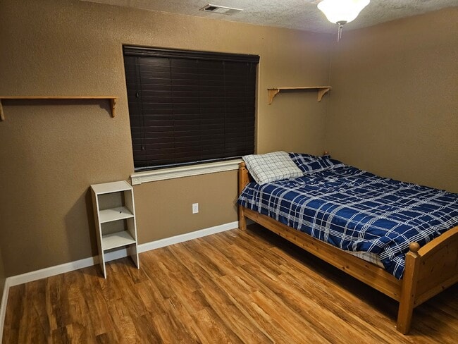 Building Photo - 978 SW Princeton Pl