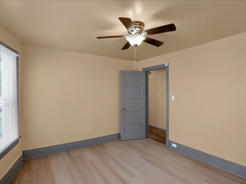 Building Photo - 844 Memorial Ave