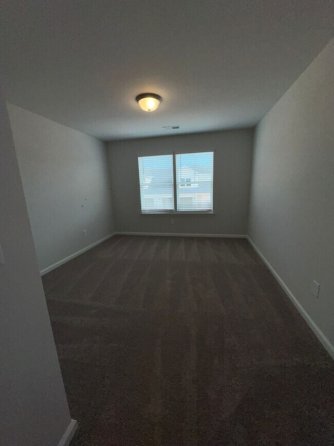 Building Photo - 213 Boneset Dr