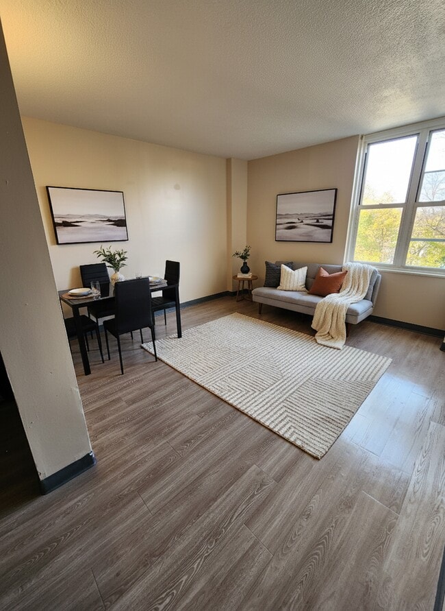 Building Photo - 489W State St -301