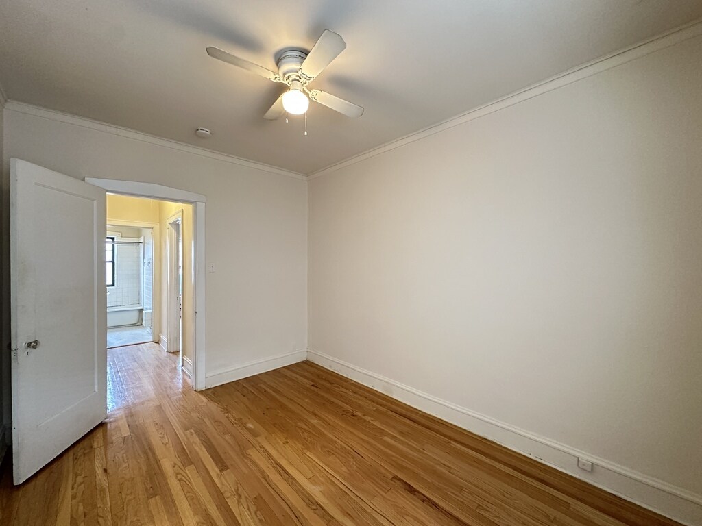 Building Photo - 1317 Oak Ave