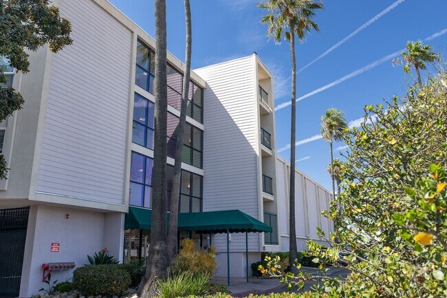 Building Photo - 3101 Peninsula Rd