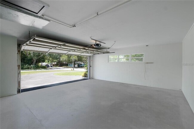 Building Photo - 1801 Bellemeade Dr