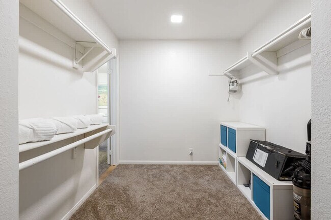 Building Photo - 714 Isthmus Ct