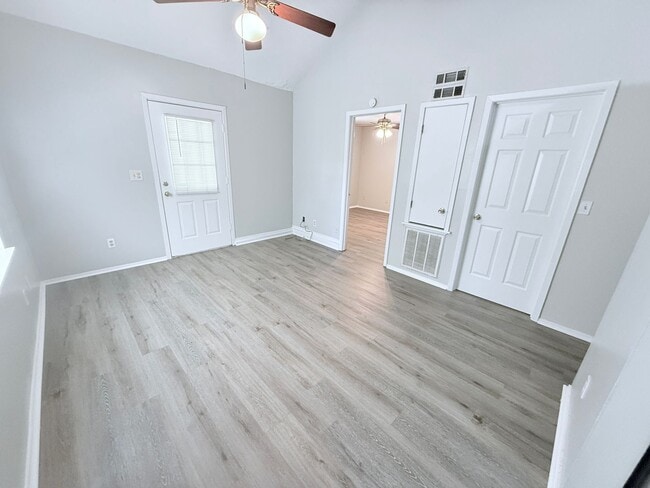 Building Photo - 1311 Access Rd