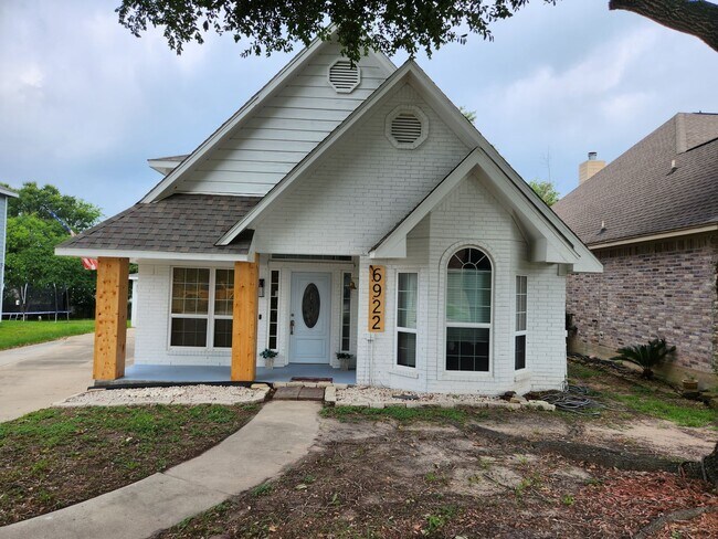 Building Photo - 6922 Gentle Breeze Dr