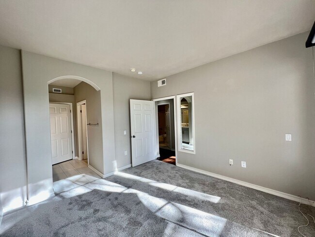 Building Photo - Charming 2B/2BA Condo with Patio and Pool Access in Carmel Mountain