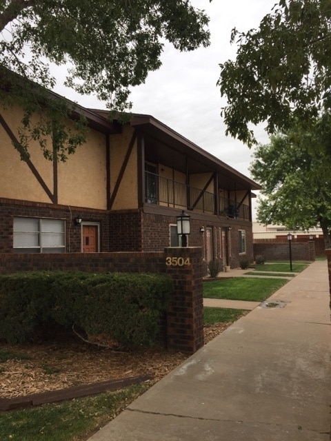 Building Photo - NORTHEAST COLONIAL PARK CONDOMINIUM