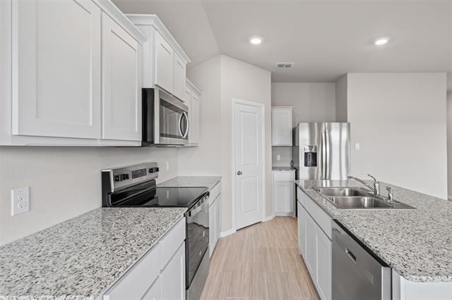 Building Photo - 373 Wildrose Cir