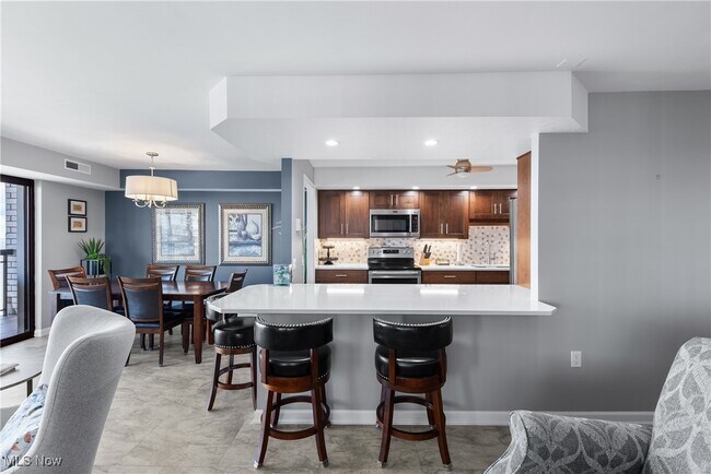 Building Photo - 12550 Lake Ave