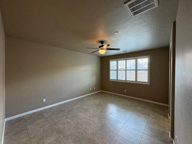 Building Photo - SE Visalia home coming soon!