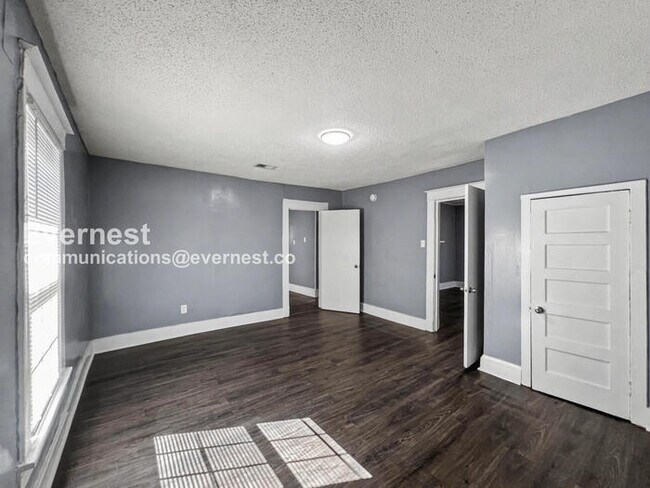 Building Photo - 749 Bey St