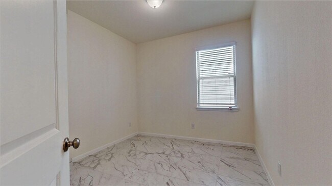 Building Photo - 10434 Astor Pt Trl