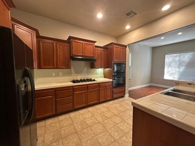 Building Photo - 4333 Reveil Ln