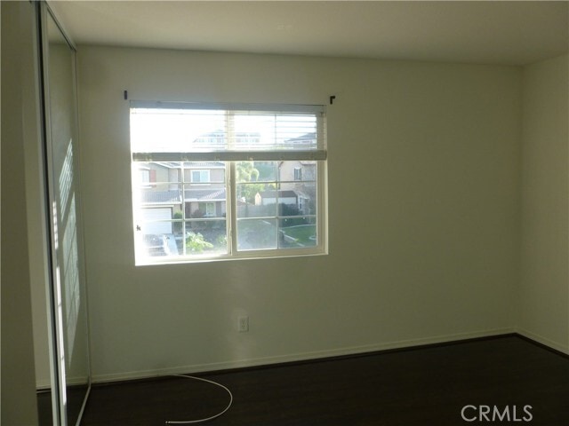 Building Photo - 9349 Golden Lantern Rd