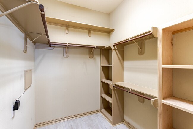 Building Photo - 25010 Florina Ranch Dr